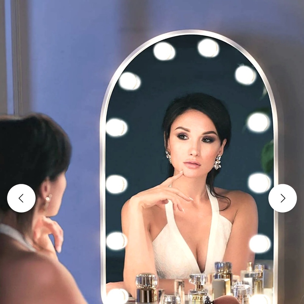 Starry 12 Curved Frameless LED Light Hollywood Vanity Mirror